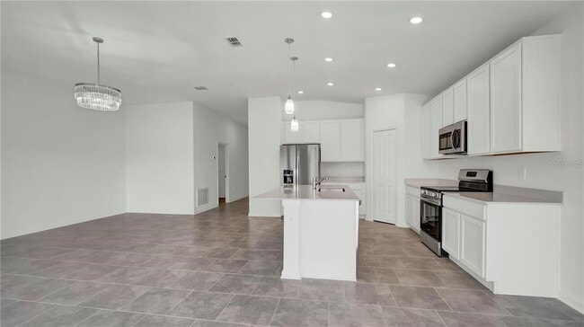 Building Photo - 4951 Worchester Dr