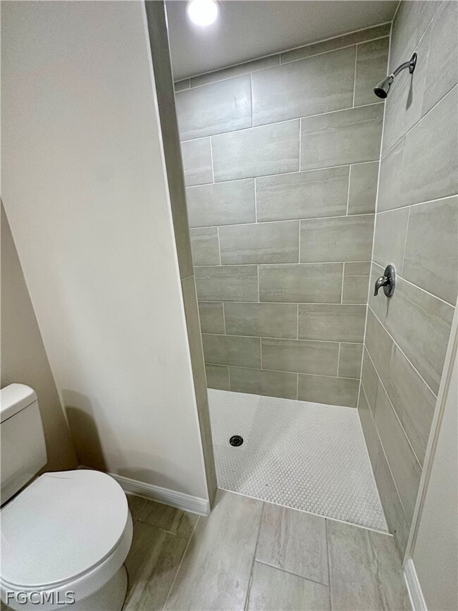 Building Photo - 3821 SW 9th Ave