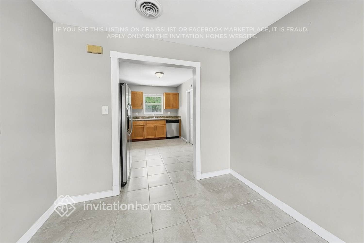 Building Photo - 458 NE 38th St