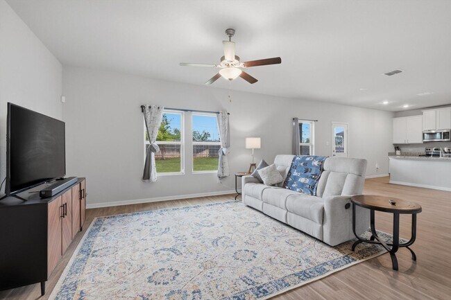 Building Photo - Bright & Airy Living Near Lackland AFB