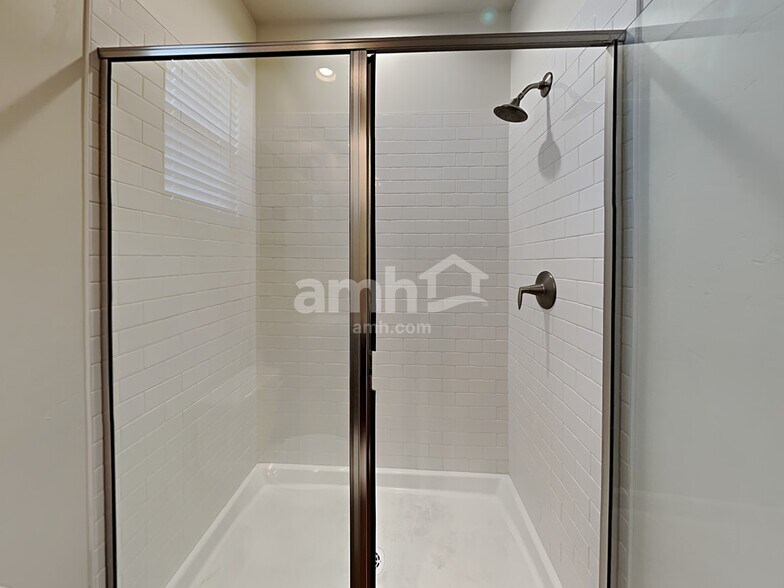 Building Photo - 426 E Sicily Dr