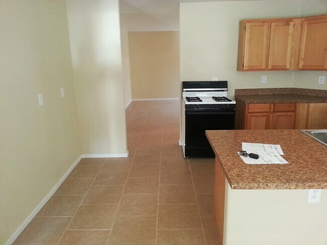 Building Photo - Charming 3 Bedroom 2 Bathroom Home!!