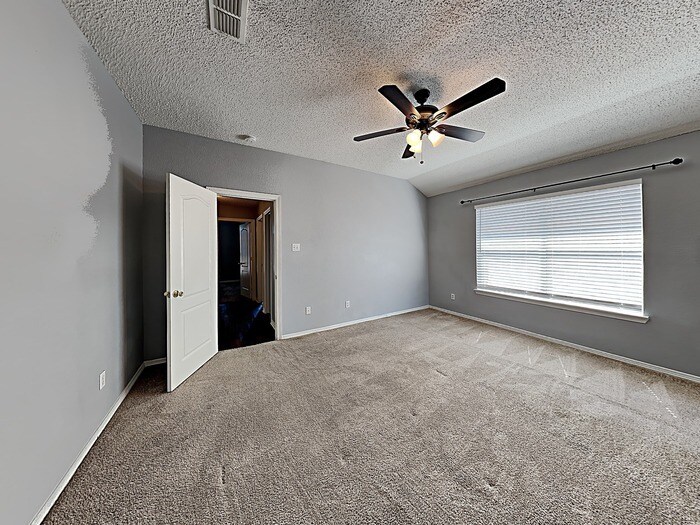 Building Photo - 8025 Jolie Dr