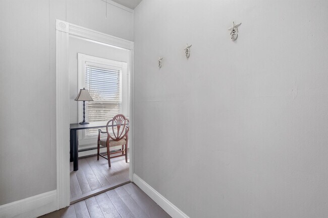 Building Photo - 792 Grove St