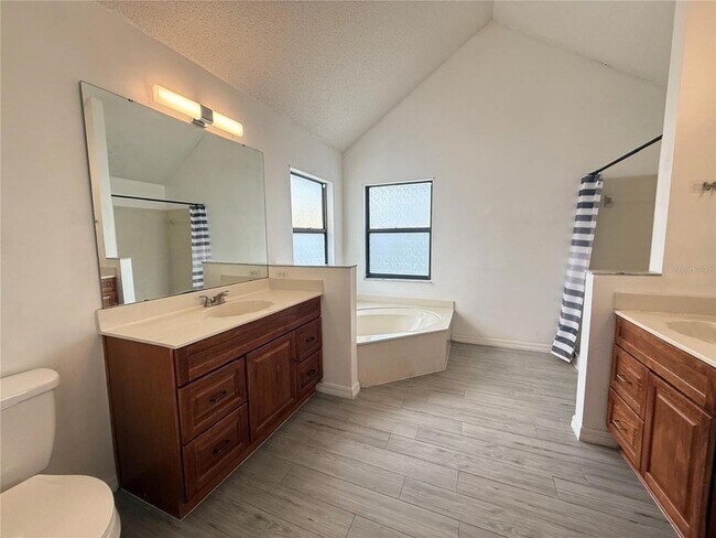 Building Photo - 3718 Linsbury St