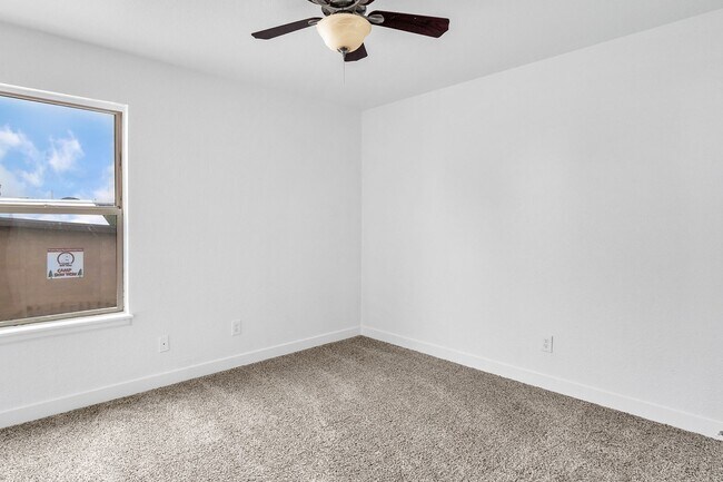 Building Photo - Currently getting renovated three-bedroom ...