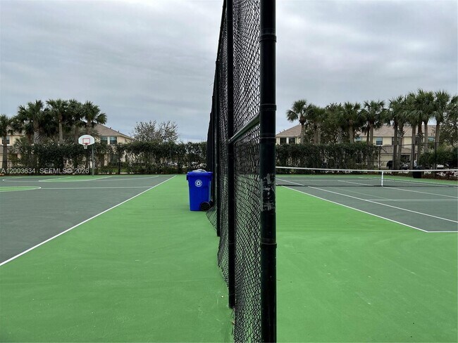 Building Photo - 10005 W Verona Cir