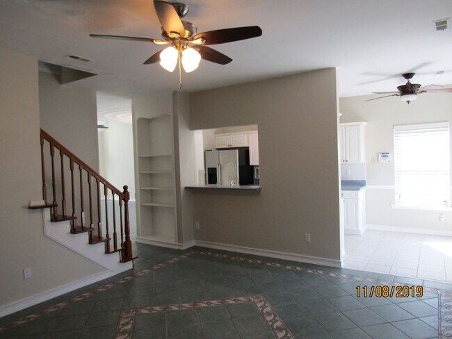 Building Photo - Weeping Cedar Trail