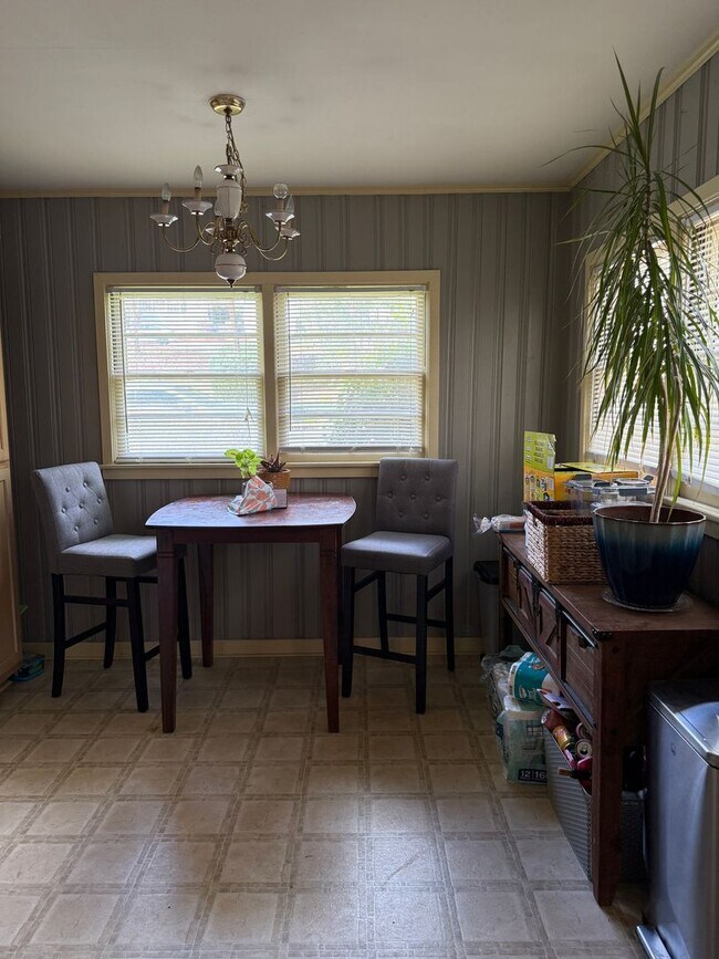 Building Photo - 207 Gran Ellen