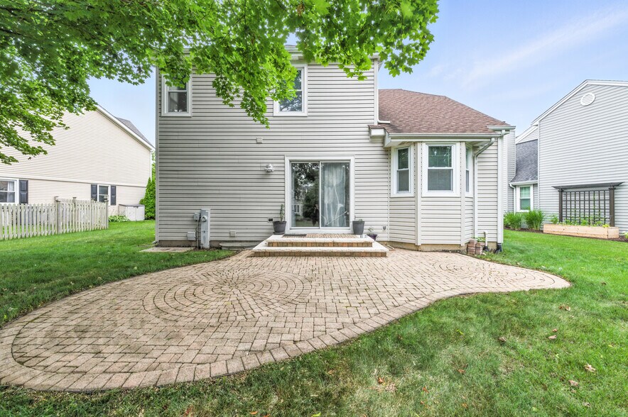 Pattio - 421 Concord Ln