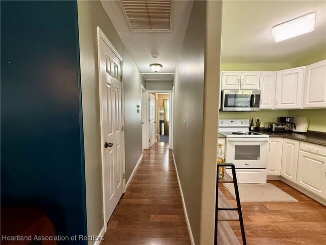 Building Photo - 2092 SW Nassau