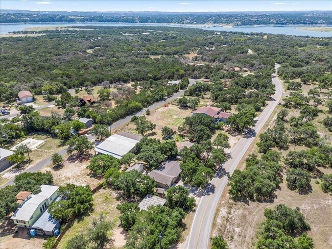Building Photo - Renovated / Spacious Ranch Style Home in Lago Vista