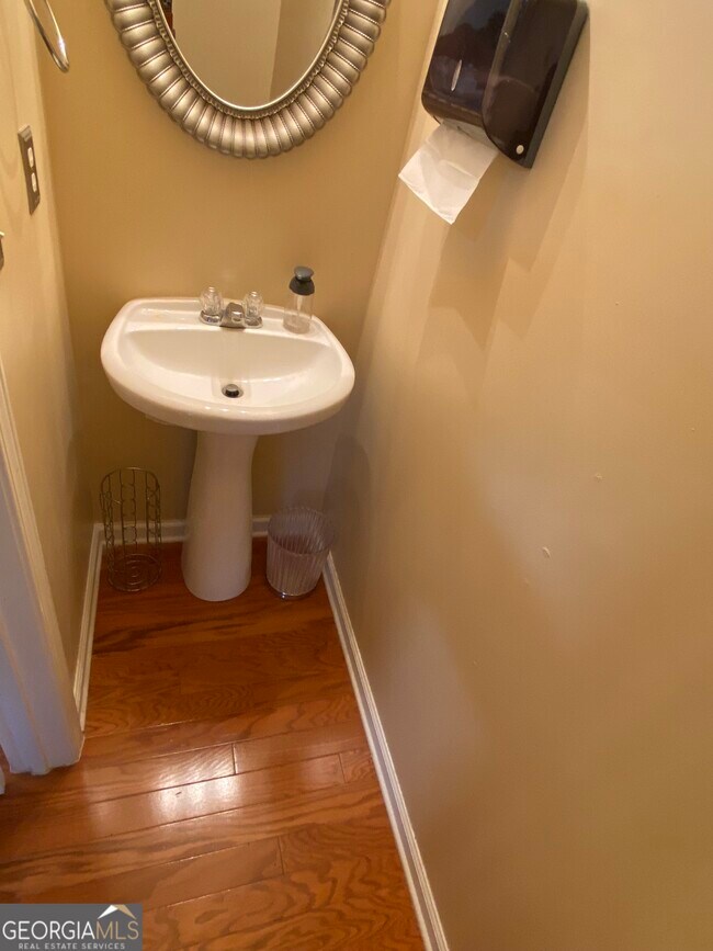 Building Photo - 924 Society Cir