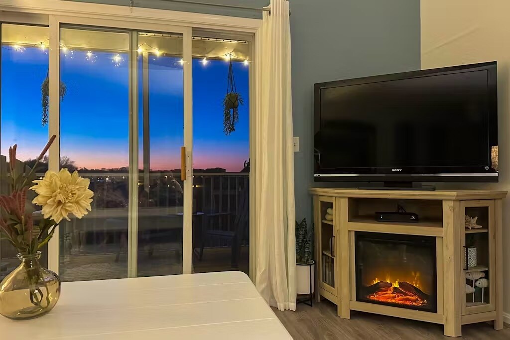 Building Photo - 30381 Crowley Dr