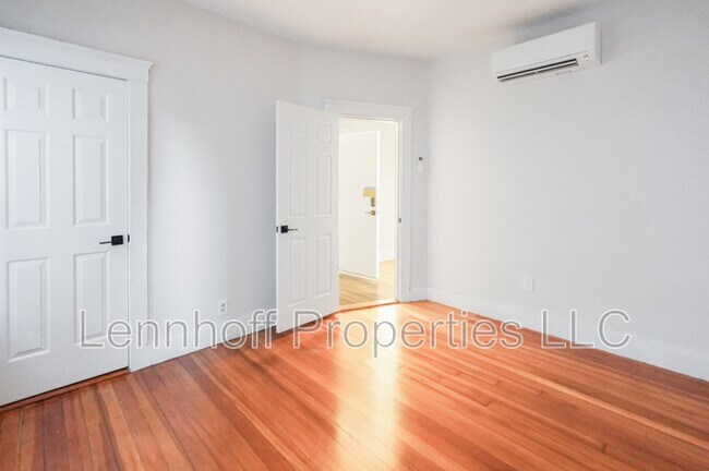 Building Photo - 28 Clark St