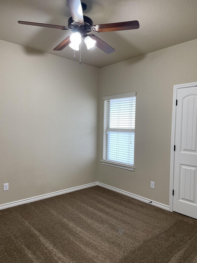 Building Photo - 1713 Risen Star Ln