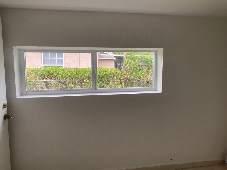 Building Photo - 1375 NW 84th Ter