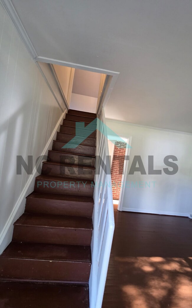 Building Photo - 1012 Nancy Ln SE