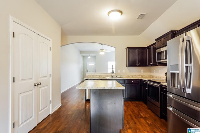 Building Photo - 936 Alise Cir