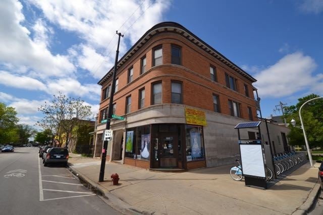 Primary Photo - 3124 N California Ave