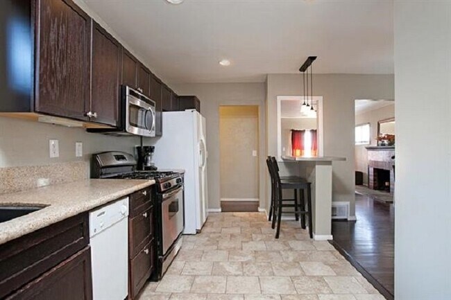 Building Photo - 3 Bedroom House in Paradise Hills