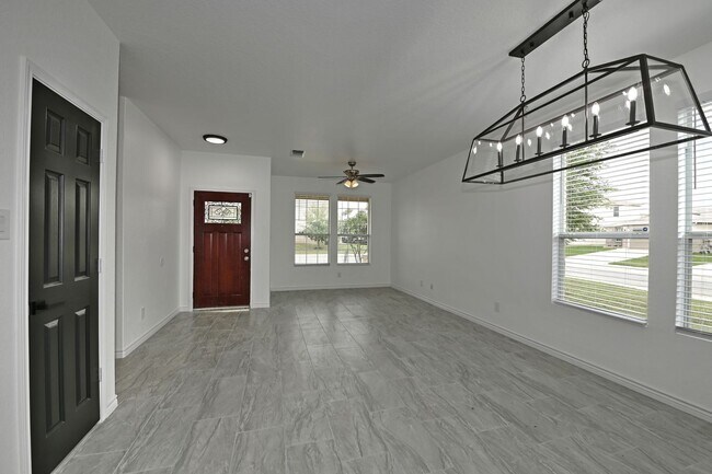 Building Photo - 5 bed | 3 bath | Corner lot | Fully remodeled!!!