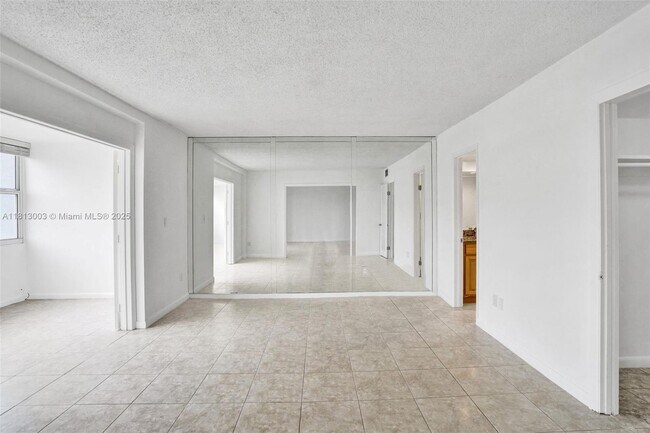 Building Photo - 3100 NE 49th St