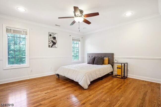 Building Photo - 22 Forest Hill Dr