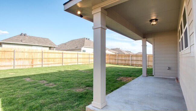 Building Photo - 623 Hollyhock Dr