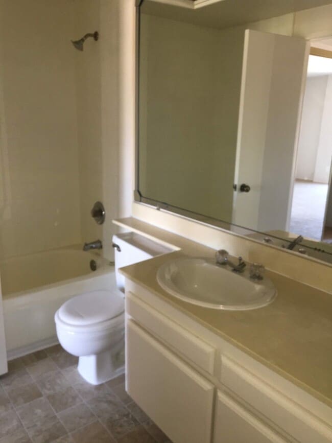 Building Photo - MOVE IN SPECIAL: Point Loma/OB Town Home with Views!