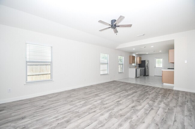 Building Photo - 6306 Spruce Manor Ln