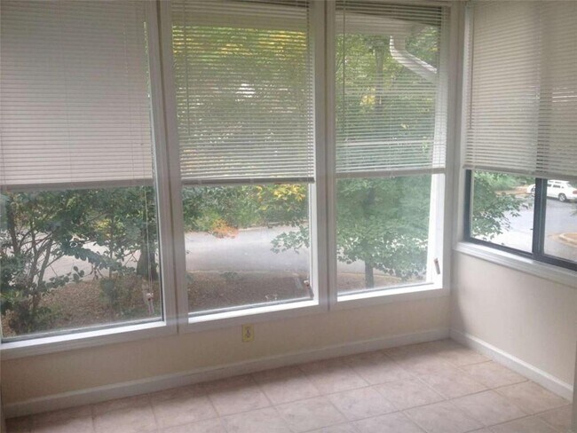 Building Photo - 5005 Wingate Way