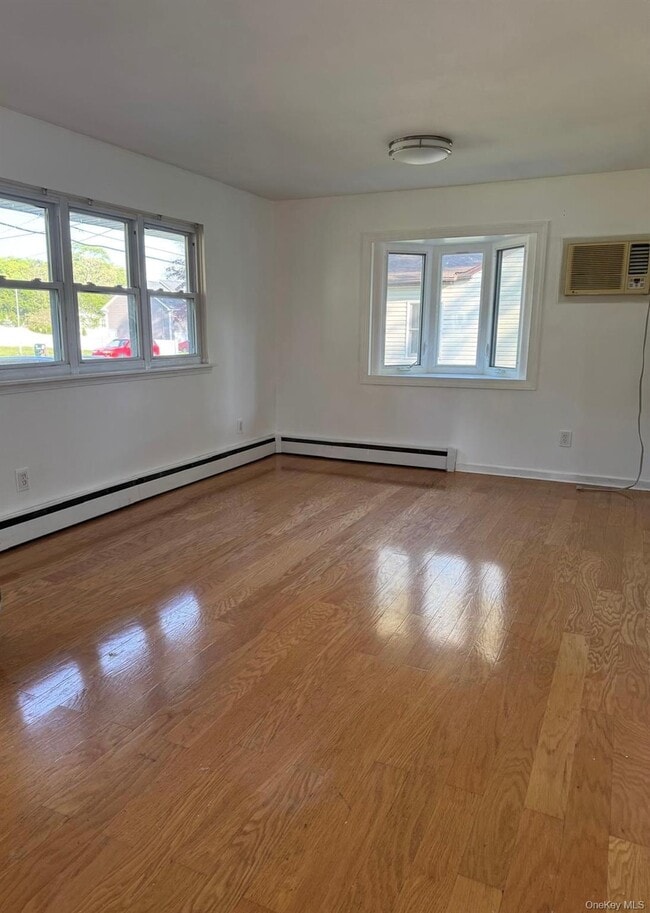 Building Photo - 35 Auborn Ave