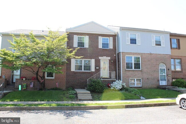 Primary Photo - 18 Meadow Dr