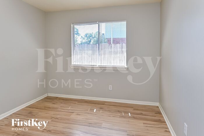 Building Photo - 28914 Stone Fox Dr