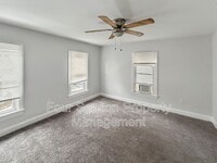 Building Photo - 336 S Locust St