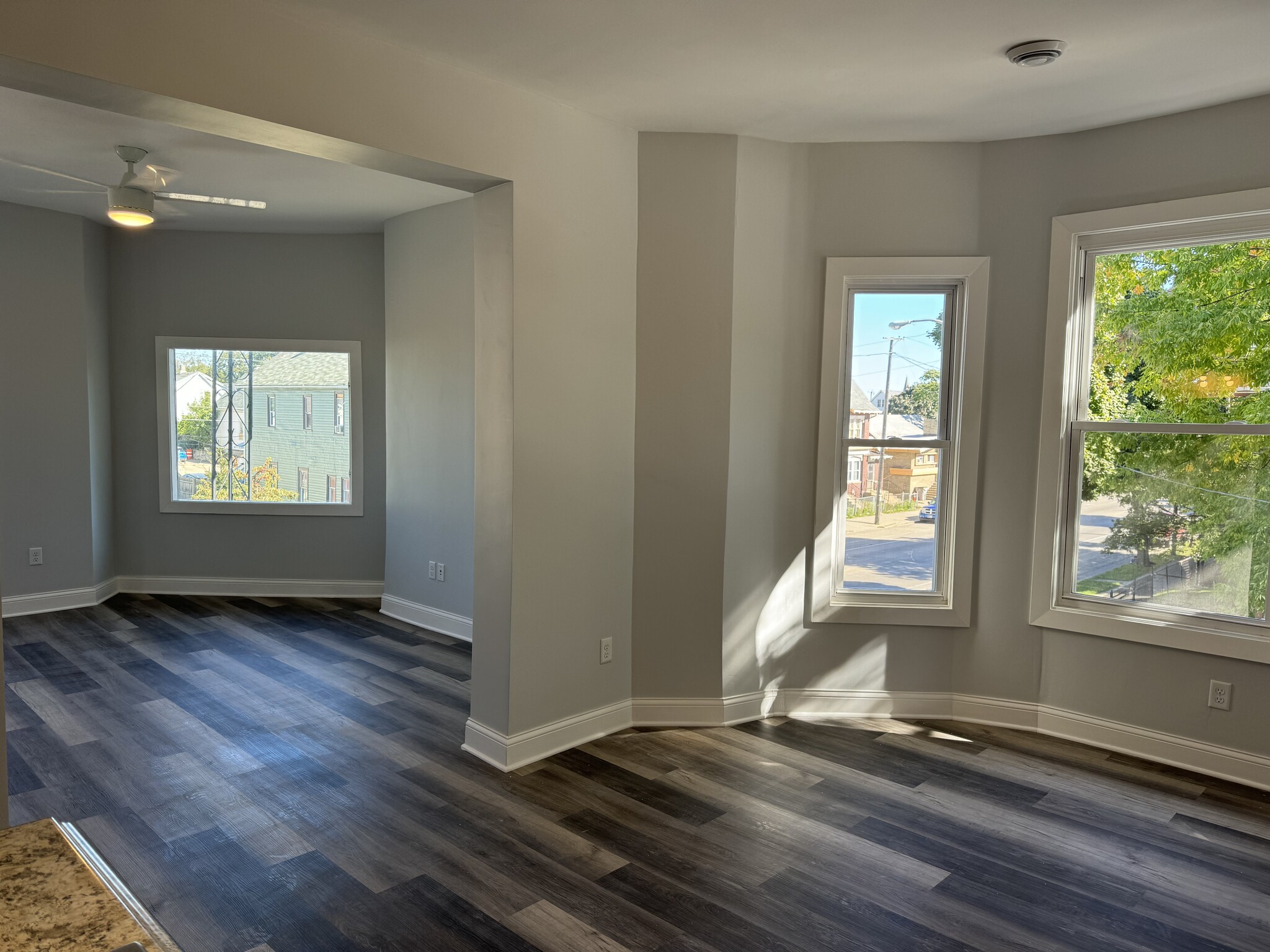 Building Photo - 1301 W Greenfield Ave