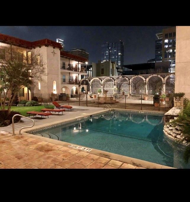 Building Photo - 505 W 7th St