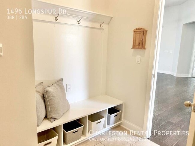 Building Photo - 1496 Longspur Dr