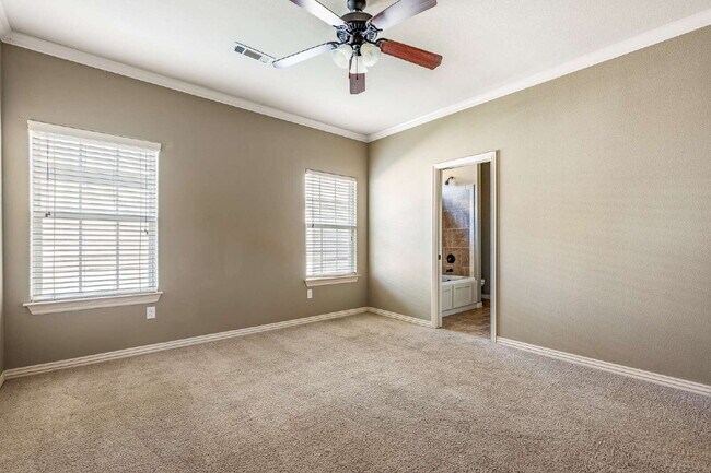 Building Photo - 537 N Keats Dr