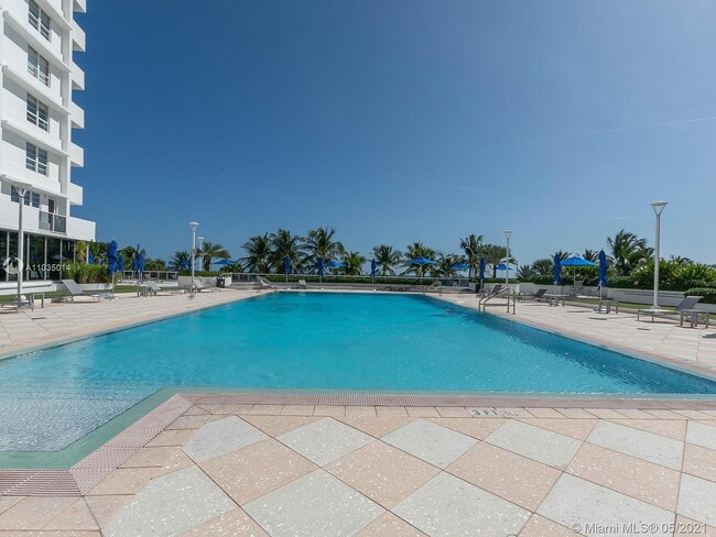 Building Photo - 100 Lincoln Rd