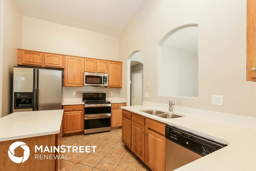 Building Photo - 12409 W Apache St