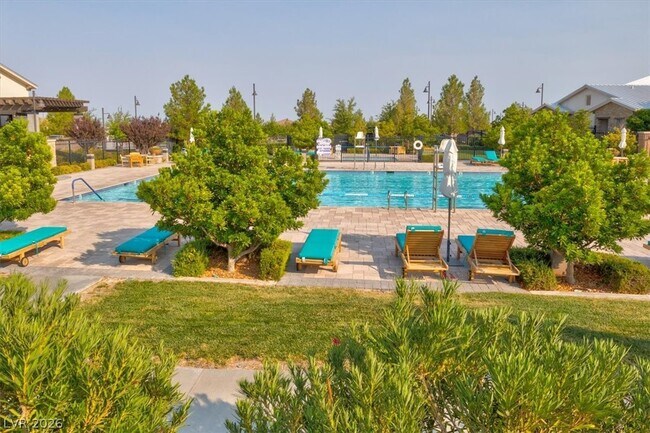 Building Photo - 9936 Wildhorse Cyn Ave