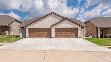 Building Photo - 717 Rolling Terrace Cir