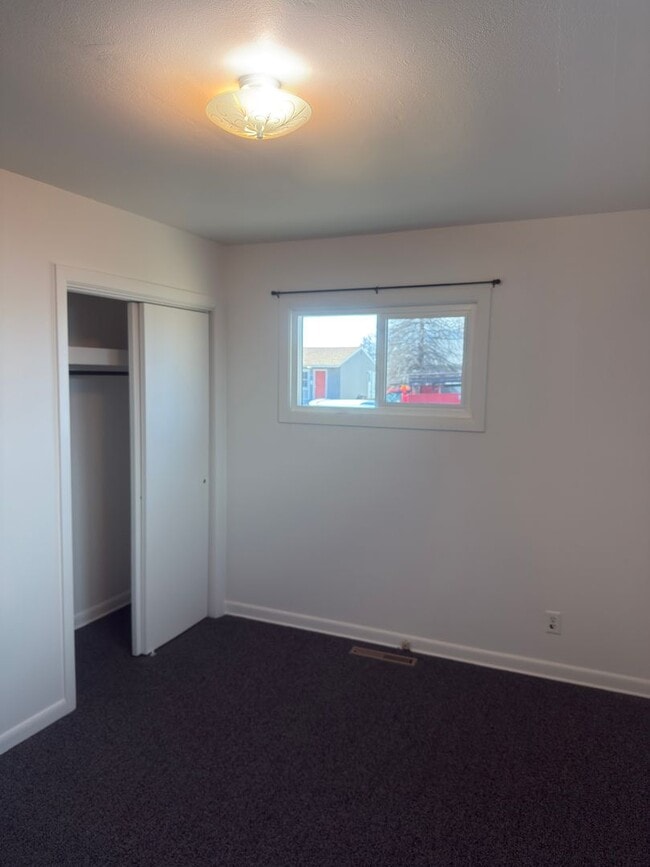 Building Photo - Remodeled 3 Bed 1 Bath Home Close to Downtown Grand Junction