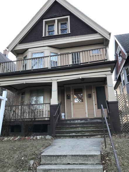Front of Building - 2753 N Humboldt Blvd