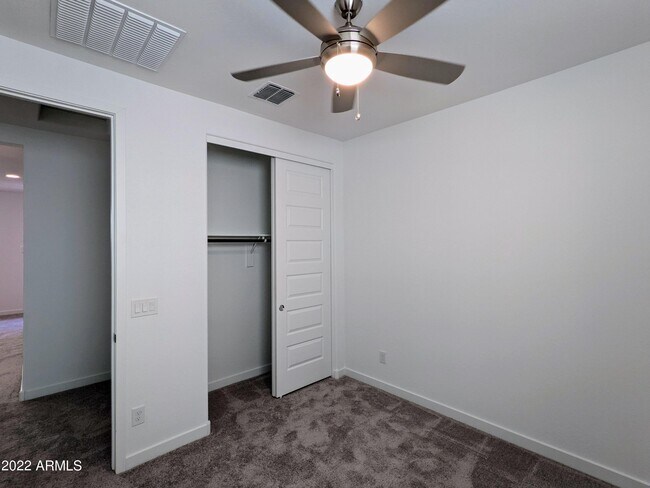 Building Photo - 16846 W Las Palmaritas Dr