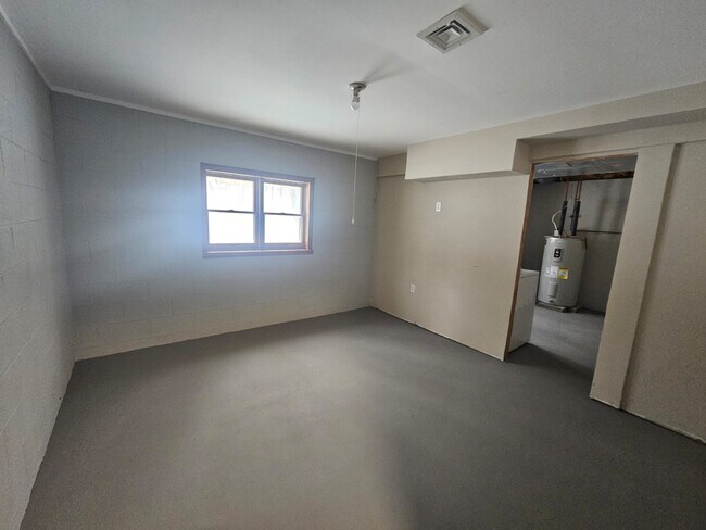 Building Photo - 116 Cheyney Dr