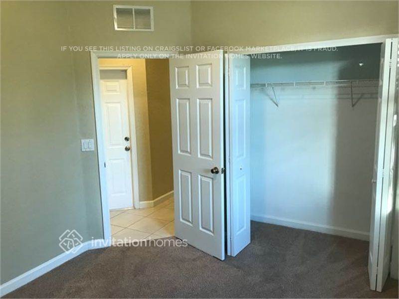 Building Photo - 10566 Galleria St
