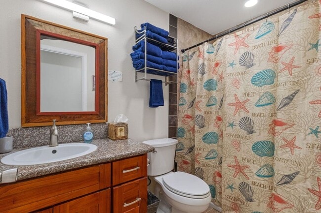 Building Photo - Heart of Ala Moana | W/D, AC, Free Parking